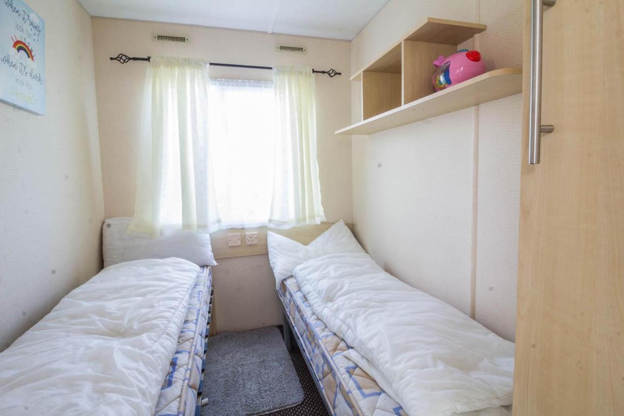 Great 8 Berth Caravan For Hire At Southview Holiday Park In Skegness Ref 33025E 外观 照片