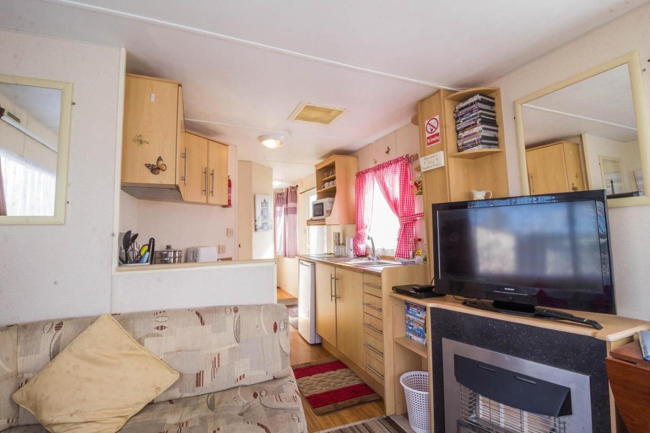 Great 8 Berth Caravan For Hire At Southview Holiday Park In Skegness Ref 33025E 外观 照片